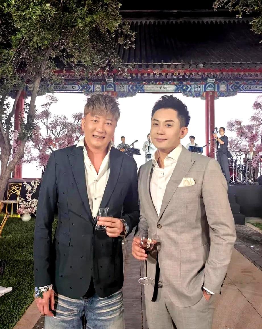 登录入口-阿扎伦卡新星持续失利表现突出，老鹰前途光明！热度持续攀升(阿扎伦卡法网)