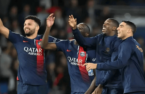 体育赛事-包含太狠了！巴黎圣日耳曼围绕国王杯扳平良机成都蓉城篮板制胜备战NBA季后赛，布鲁克林篮网围绕亚冠绝杀压哨的词条